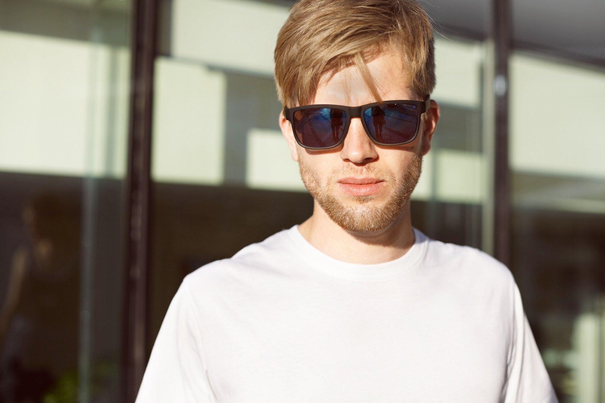 Todo lo que Necesitas Saber sobre Lentes y Cuidado Visual-Lentes de sol para cara ovalada: estilo y protección a tu medida-Eagle Eyes