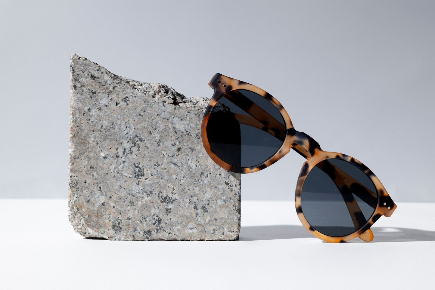 Todo lo que Necesitas Saber sobre Lentes y Cuidado Visual-¿Por qué los lentes de sol redondos están de moda?-Eagle Eyes